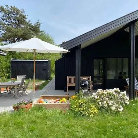 Summer House In An Idyllic Coastal Area Сasa de vacaciones *