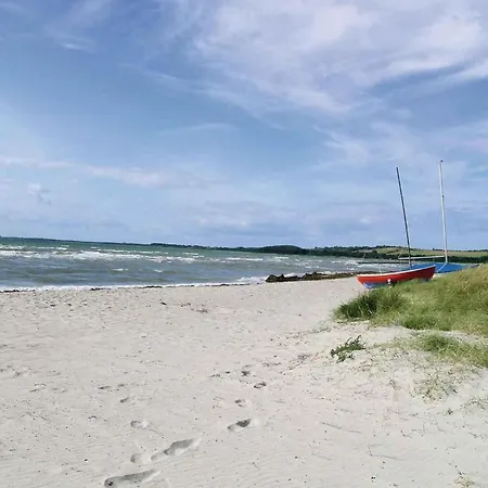 Summer House In An Idyllic Coastal Area 펜션 Højby