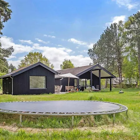 펜션 Summer House In An Idyllic Coastal Area Højby