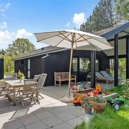 Summer House In An Idyllic Coastal Area