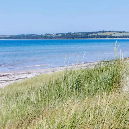 Сasa de vacaciones Summer House In An Idyllic Coastal Area