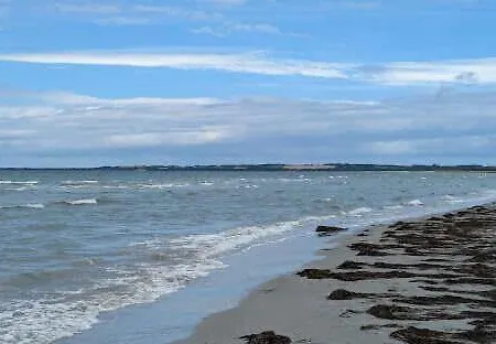 Summer House In An Idyllic Coastal Area Сasa de vacaciones *