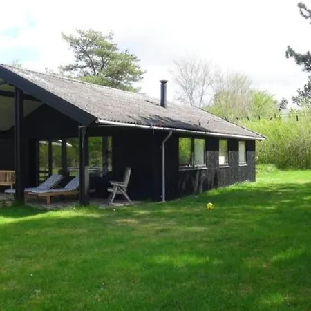 Summer House In An Idyllic Coastal Area *