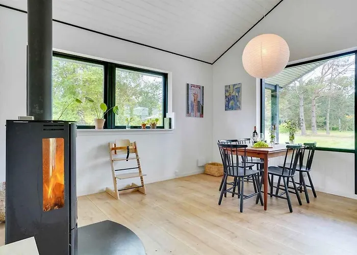 Hébergement de vacances Summer House In An Idyllic Coastal Area