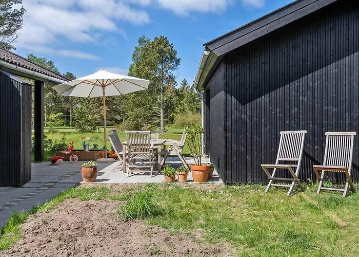 Summer House In An Idyllic Coastal Area * Højby