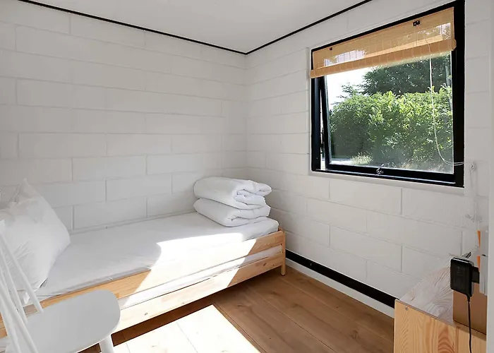 Semesterbostad Summer House In An Idyllic Coastal Area Højby